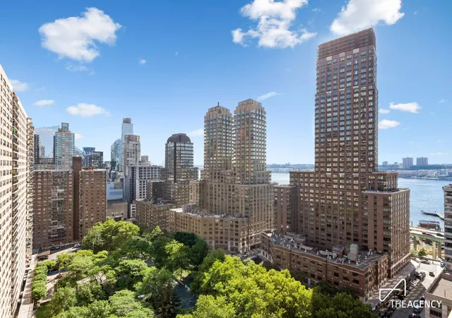 205-w-end-ave-21w-new-york-city-ny-10023/hzid_a58f0345
