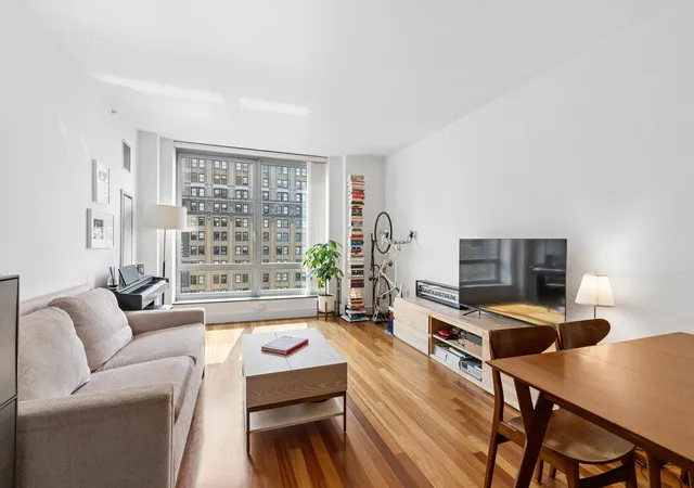 30-west-st-27d-new-york-city-ny-10004/hzid_57c50dc3