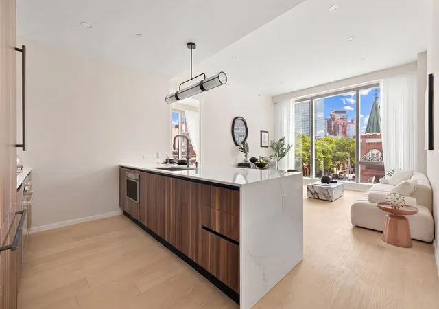 11-50-45th-road-4d-new-york-city-ny-11358/hzid_a5bee4f4
