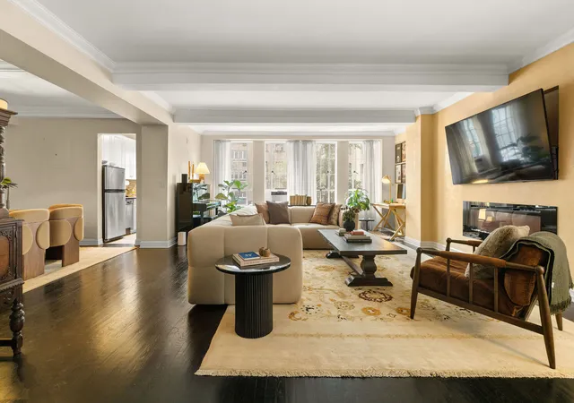 340-w-57th-street-2b-new-york-city-ny-10019/hzid_2f9e8362