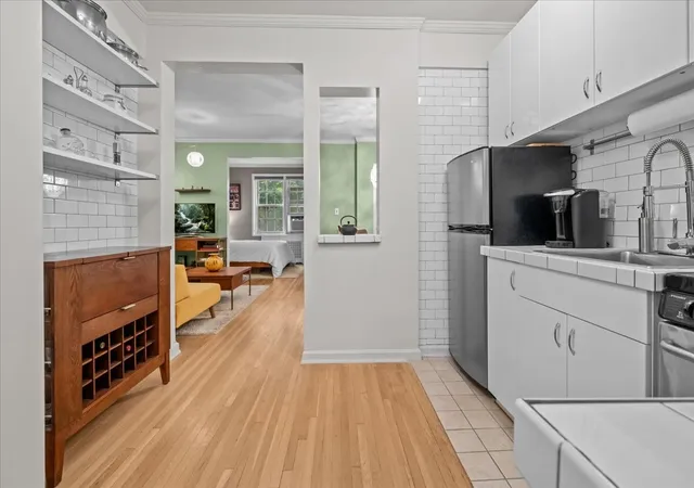 1125-lorimer-st-2j-new-york-city-ny-11222/hzid_620d43ab