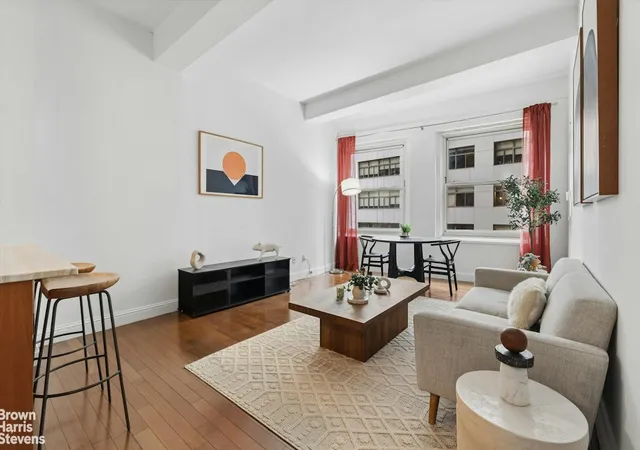 88-greenwich-st-724w-new-york-city-ny-10006/hzid_fb6ebd20