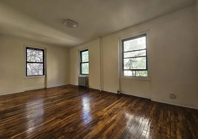 21-58-35th-street-3-a-new-york-city-ny-11105/hzid_1dba0ac7