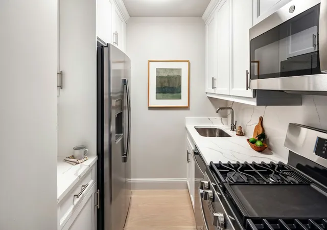 155-w-68th-street-1418-new-york-city-ny-10023/hzid_ff442e54