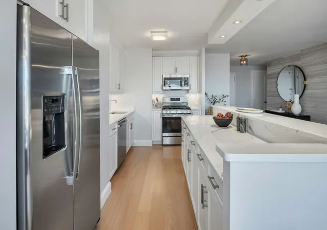 155-w-68th-street-26a-new-york-city-ny-10023/hzid_6a251ce4