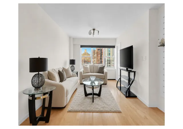 370-e-76th-street-c1209-new-york-city-ny-10021/hzid_e816cbf7