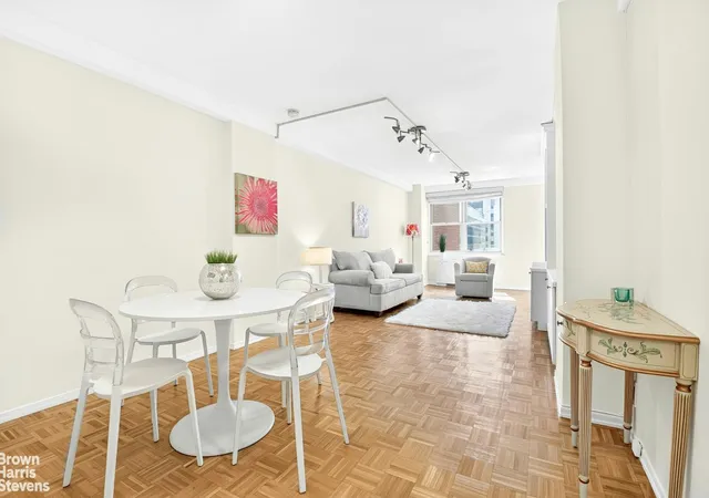 520-e-72nd-street-8e-new-york-city-ny-10021/hzid_372812e6