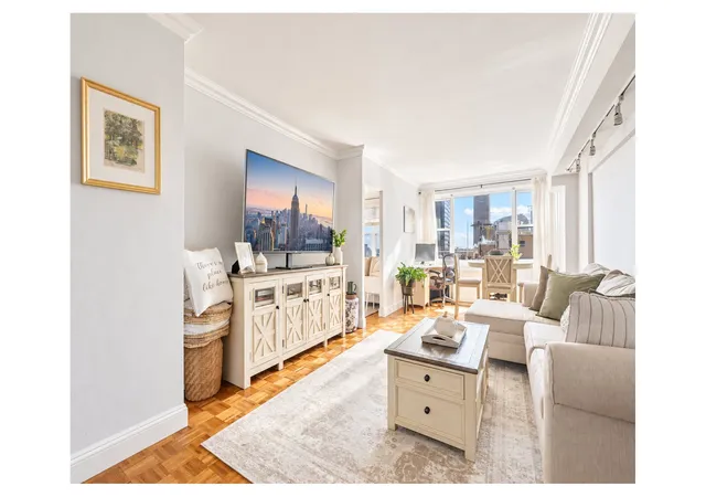 444-e-75th-street-17e-new-york-city-ny-10021/hzid_39341ba7