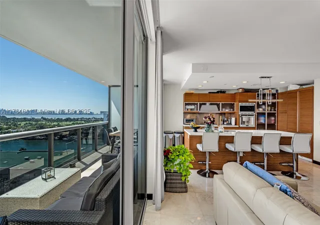 5875-collins-ave-1704-miami-beach-fl-33140/hzid_a36e474c