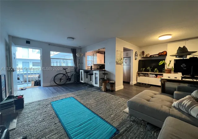 221-meridian-ave-206-miami-beach-fl-33139/hzid_9731f764