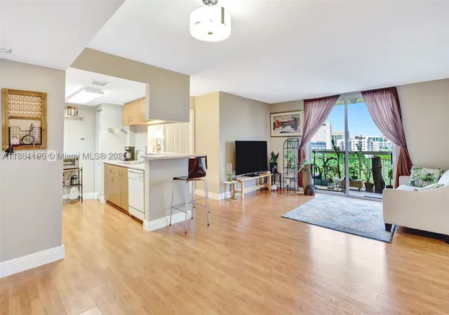 816-nw-11th-st-905-miami-fl-33136/hzid_6c892e17