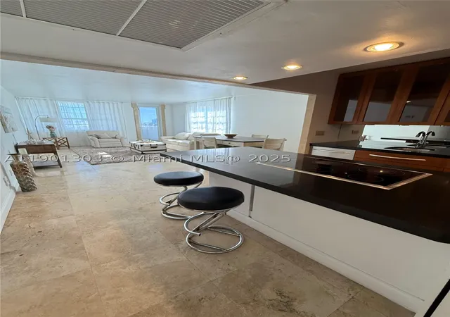 100-lincoln-rd-1111-miami-beach-fl-33139/hzid_0d1a5408