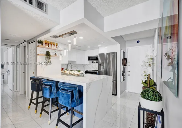 9686-fontainebleau-blvd-507-miami-fl-33172/hzid_f69290e5