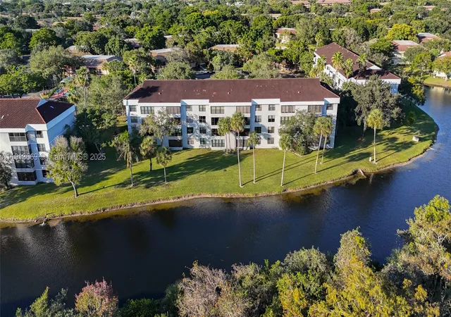 4133-s-carambola-cir-s-g203-coconut-creek-fl-33066/hzid_e851fe99