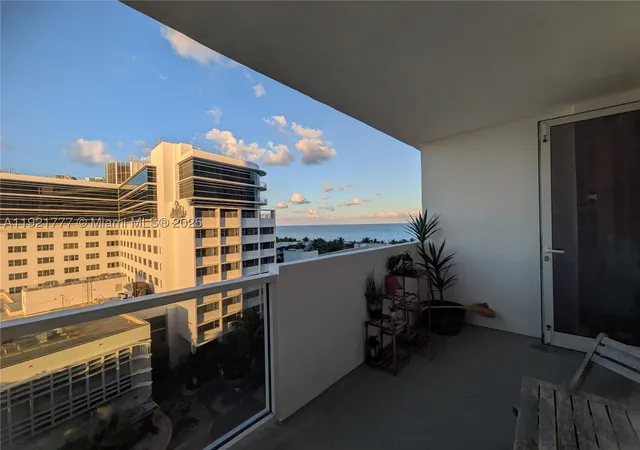 100-lincoln-rd-904-miami-beach-fl-33139/hzid_026391c6