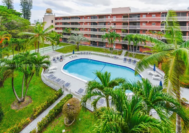 200-ne-12th-ave-6d-hallandale-beach-fl-33009/hzid_3b4cdf36