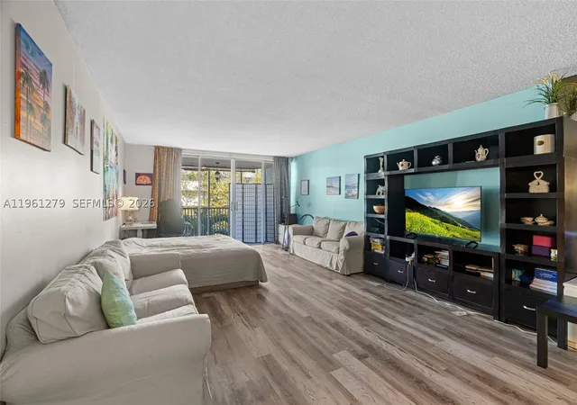 1690-ne-191st-st-314-1-miami-fl-33179/hzid_20ca9705