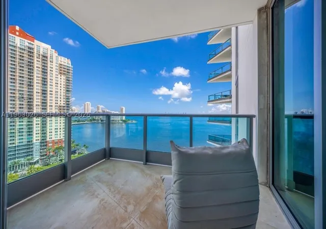 1331-brickell-bay-dr-1602-miami-fl-33131/hzid_0bac84a4