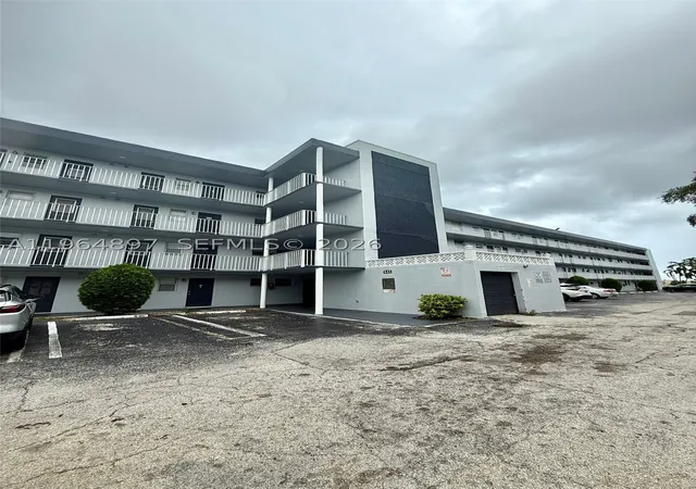 445-ne-195th-st-429-miami-fl-33179/hzid_8ae4201d