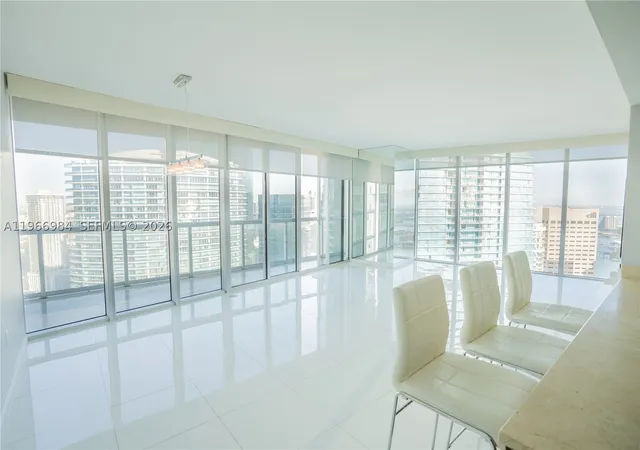 465-brickell-ave-4802-miami-fl-33131/hzid_754bc727