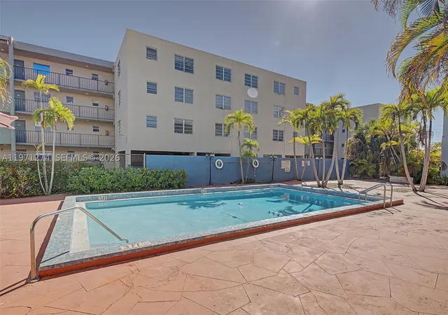 399-nw-72nd-ave-320-miami-fl-33126/hzid_8d8f4ccd