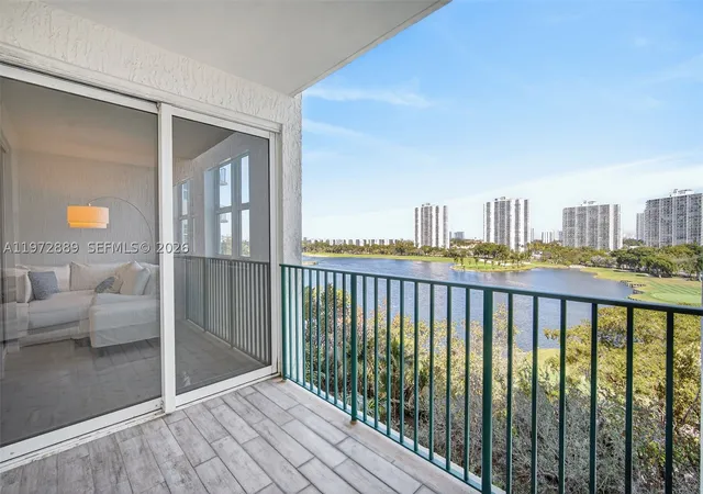 20000-e-country-club-dr-714-aventura-fl-33180/hzid_3871542f