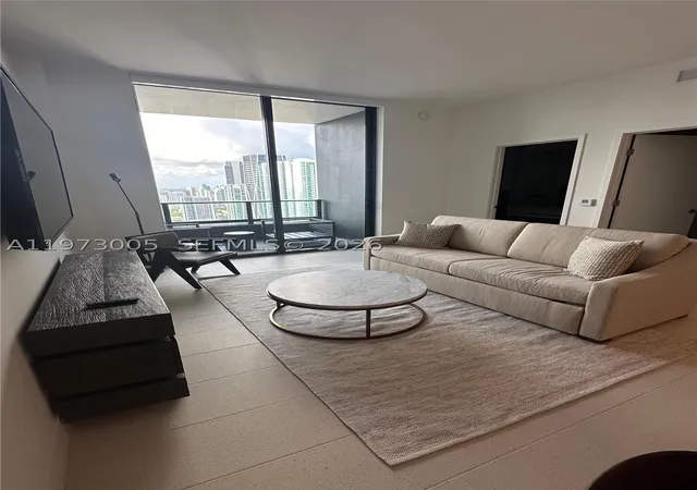 159-ne-6th-st-4811-miami-fl-33132/hzid_2098065e