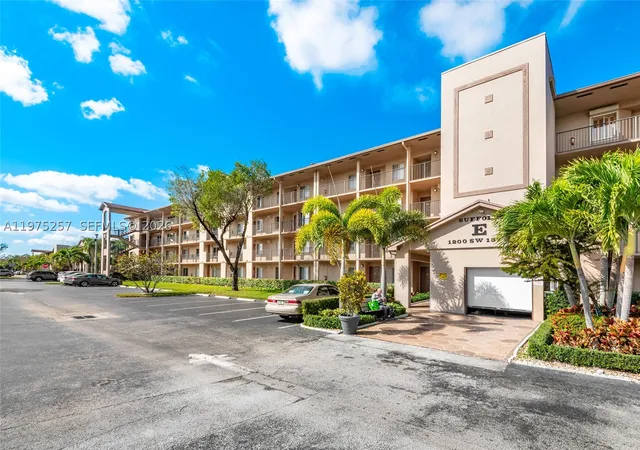 1200-sw-137th-ave-402e-pembroke-pines-fl-33027/hzid_cd6fba6b