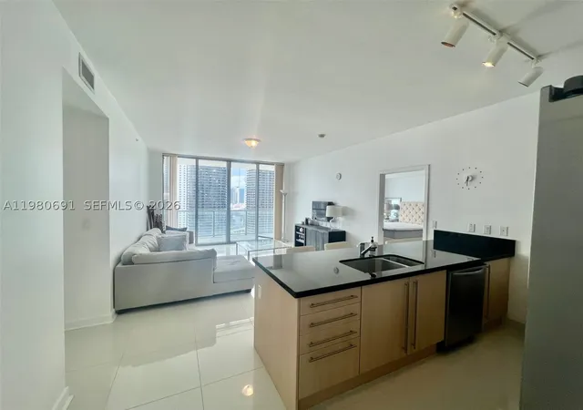 1111-sw-1st-ave-3223-miami-fl-33130/hzid_f9d8e79d