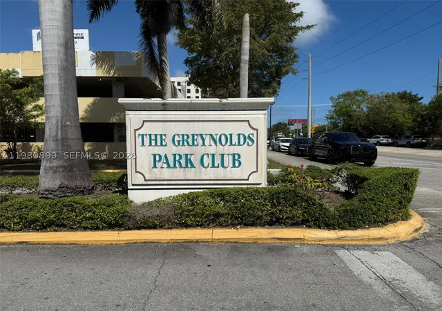 17890-w-dixie-hwy-106-north-miami-beach-fl-33160/hzid_b6521fc9