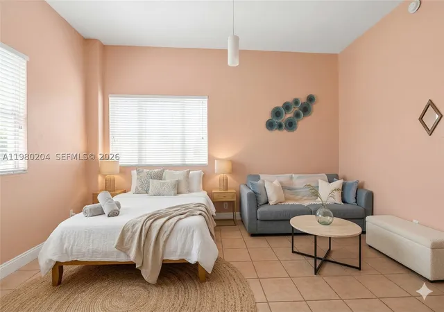 255-w-24th-st-107-miami-beach-fl-33140/hzid_56b0b544