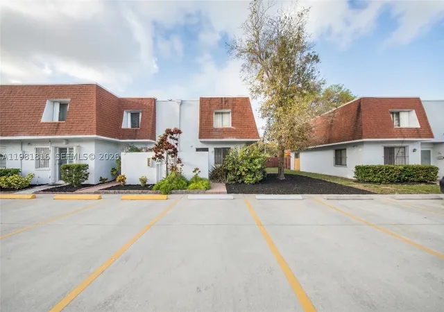 10710-nw-7th-st-11b-miami-fl-33172/hzid_9fec8e09
