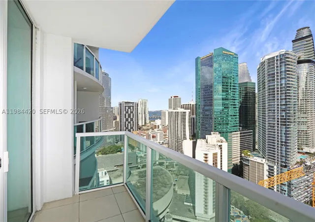 31-se-5th-st-3916-miami-fl-33131/hzid_1cc826cf