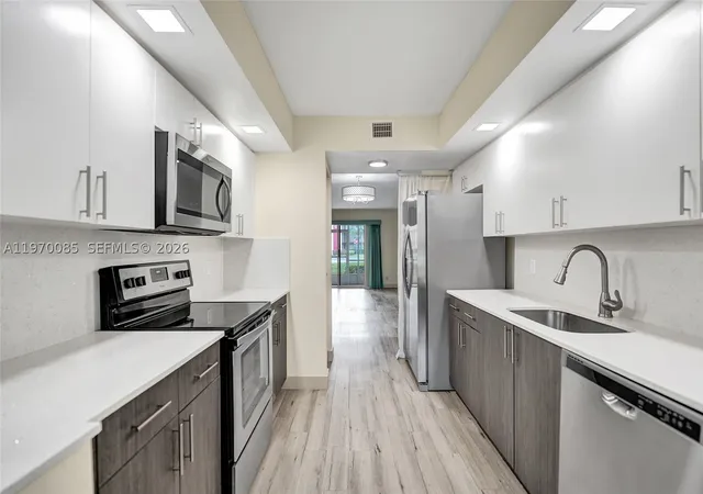 12750-sw-4th-ct-111j-pembroke-pines-fl-33027/hzid_c342285b