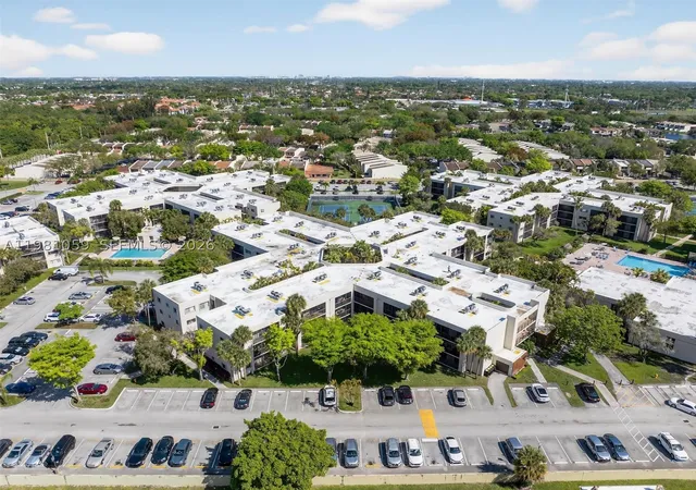 8065-sw-107th-ave-106-miami-fl-33173/hzid_2c0fc6c3