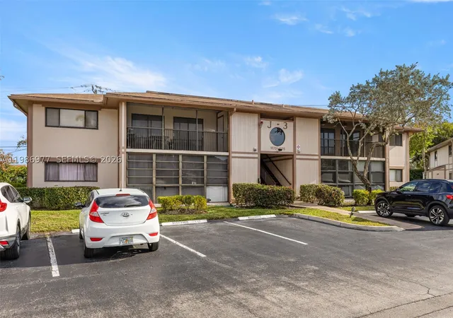 10709-w-clairmont-cir-111-tamarac-fl-33321/hzid_254c5393