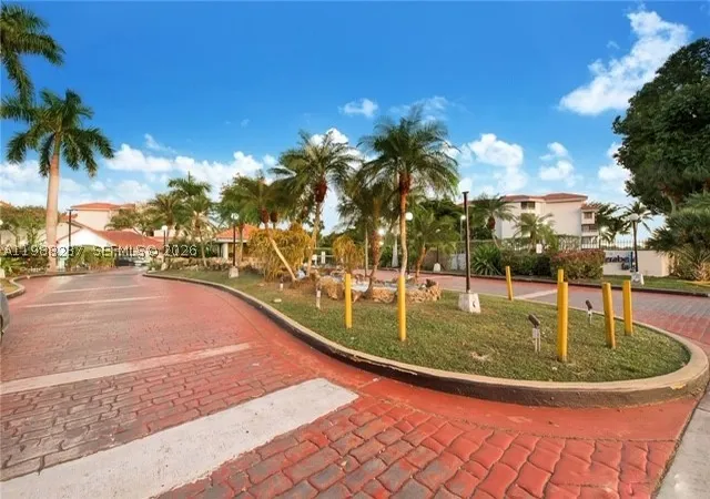 8305-sw-152nd-ave-a-201-miami-fl-33193/hzid_e1558d47