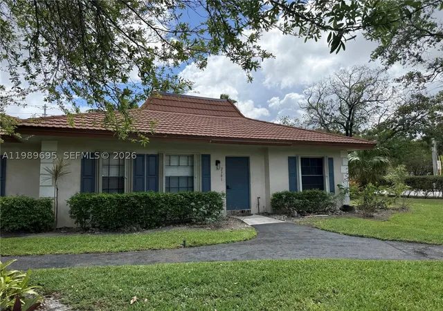 2381-sw-70th-ave-49-davie-fl-33317/hzid_67dac795