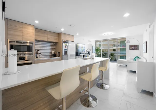 6610-indian-creek-dr-406-miami-beach-fl-33141/hzid_5d5f895b