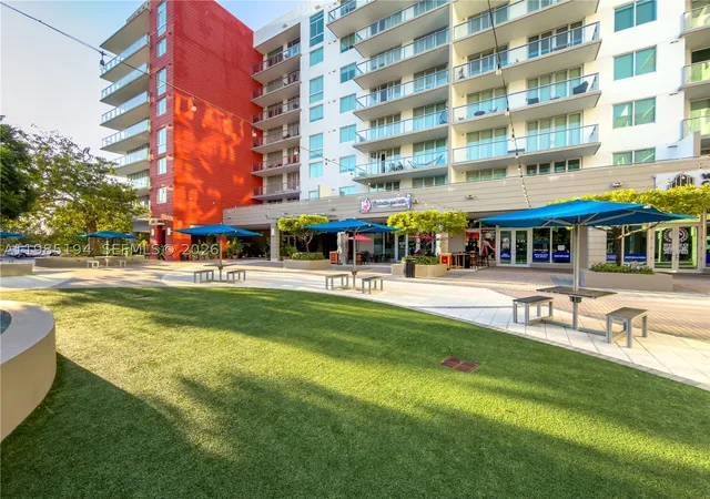 7825-nw-107th-ave-301-doral-fl-33178/hzid_d6e1e2e1