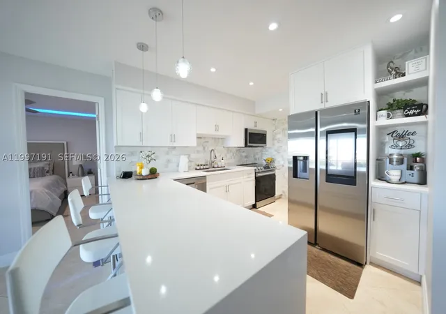 200-diplomat-pkwy-827-hallandale-beach-fl-33009/hzid_67fe1a9d