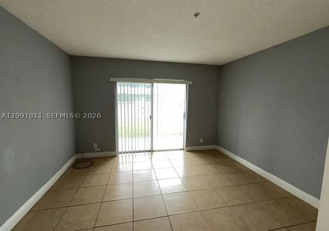 4251-nw-5th-st-108-plantation-fl-33317/hzid_550a9042