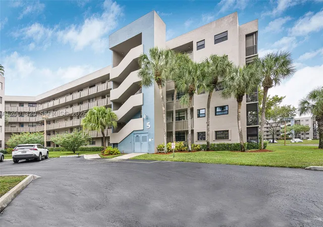 1001-colony-point-cir-503-pembroke-pines-fl-33026/hzid_a9616577