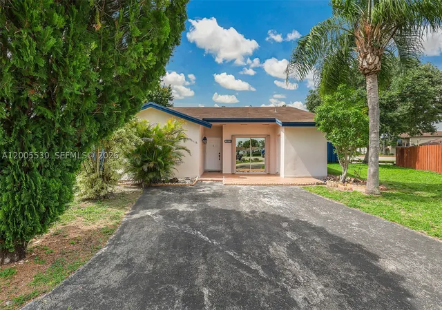 13890-sw-43rd-ter-miami-fl-33175/hzid_9b6b68d7
