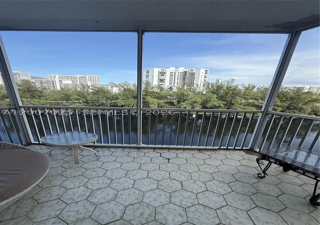 300-diplomat-pkwy-712-hallandale-beach-fl-33009/hzid_b0650b96