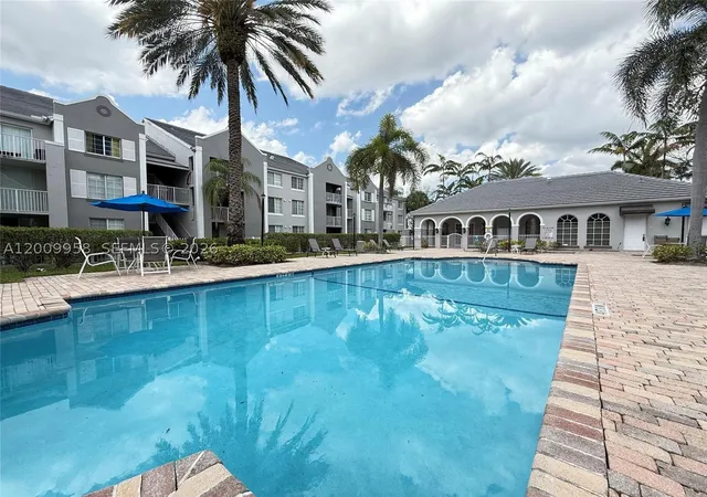 711-sw-111th-way-202-pembroke-pines-fl-33025/hzid_31fd09c5