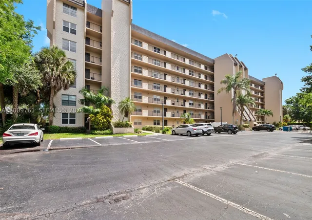 3300-w-rolling-hills-cir-510-davie-fl-33328/hzid_1c508b0c
