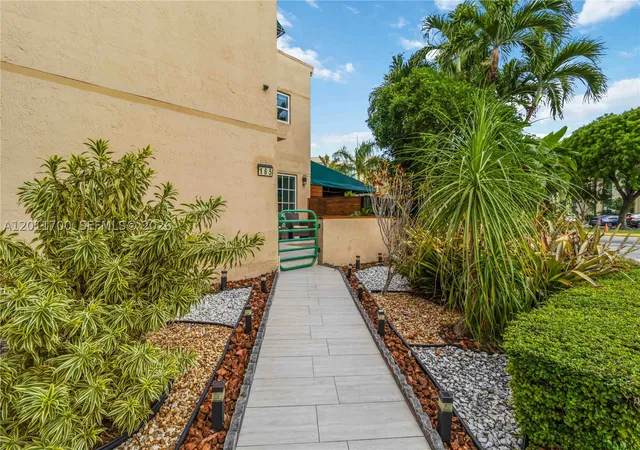 11880-sw-19th-ln-165-miami-fl-33175/hzid_a27eac34