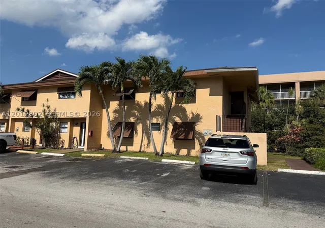6850-nw-173rd-dr-109-hialeah-fl-33015/hzid_75c93220