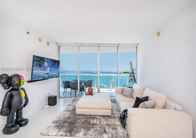 465-e-brickell-ave-5305-miami-fl-33131/hzid_6baf7398